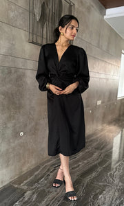 Black solid knot dress